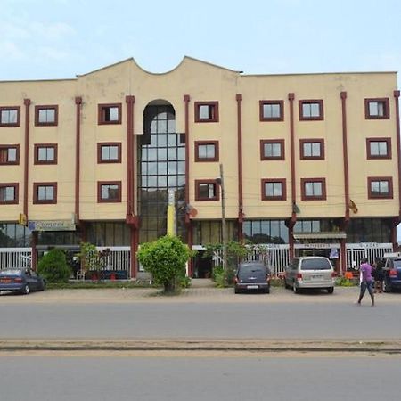 Denver Plaza Hotel Douala Eksteriør bilde